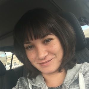 Meet your Posher, Cassandra